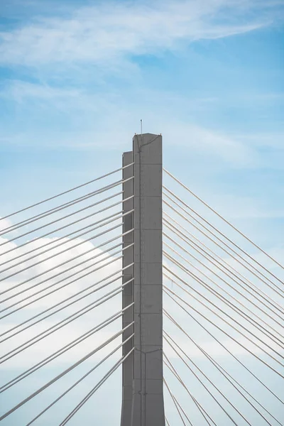 Détail Rapproché Avec Câble Suspendu Pont Suspendu Contre Ciel Bleu — Photo