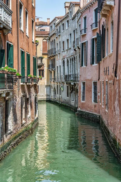 Malerische Szene Aus Venedig Mit Den Schmalen Wasserkanälen — Stockfoto