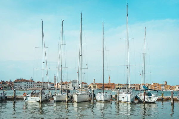 Muitos Barcos Iates Ancorados Porto San Giorgio Maggiore Veneza Itália — Fotografia de Stock