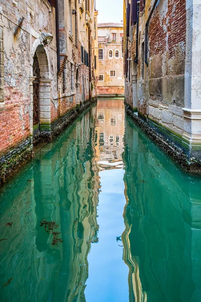 Pittoresk Scen Från Venedig Med Smala Vattenkanalerna — Stockfoto