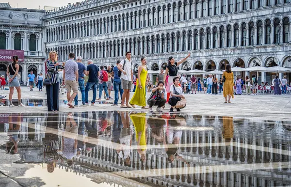 Венеция Италия 2023 Многие Туристы Площади Марка Венеции — стоковое фото