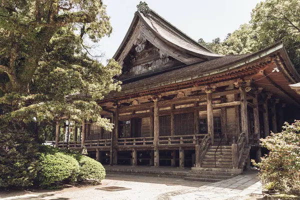 stock image Beautiful wooden hall of Seigantojihondo buddhist temple in Nachikatsuura, Japan.