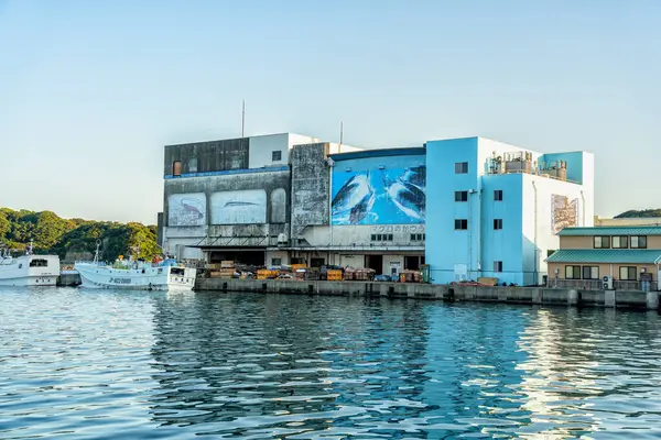 stock image Nachikatsuura, Japan - 05.10.2024: The seafood fish market building in Kii-Katsuura. The largest tuna market in Japan.