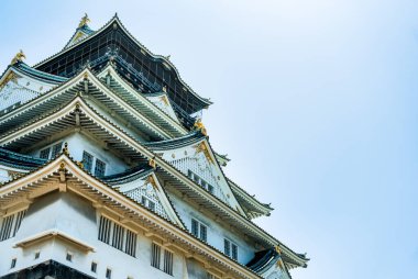 Japonya 'daki Osaka Kalesi' nin mimari detayları. Geleneksel Japon mimarisi