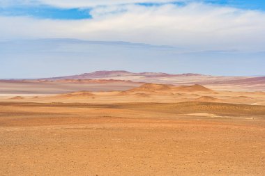 Paracas Ulusal Rezervi 'ndeki engin çöl manzarası, Peru