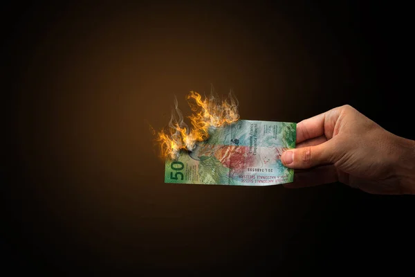 Рука Держит Сожженные Швейцарских Франков Банкноты Концепция Рецессии Инфляции Стоковое Фото