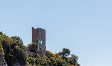 Castel Govone, Finale Liguria köyünün lordları Marquises Del Carretto 'nun ana yeriydi..