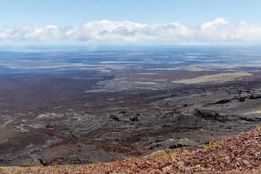 Galapagos isabela adasında lav akıntılı Sierra Negra yanardağı..