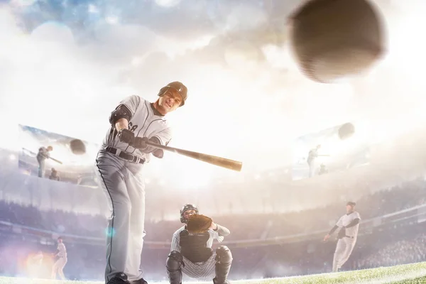グランドアリーナで活躍するプロ野球選手 — ストック写真