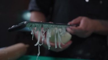 Peynir Öğütücü: Tarife Mozzarella Ekleniyor