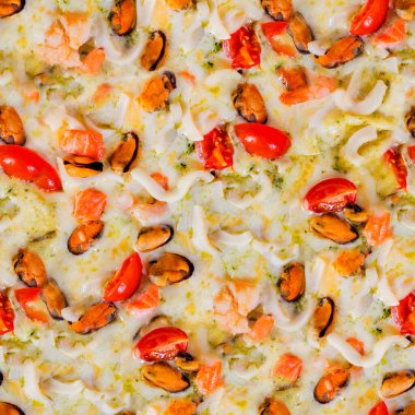 Deniz mahsullü pizza ve domateslerin kusursuz 4k fotoğraf dokusu..