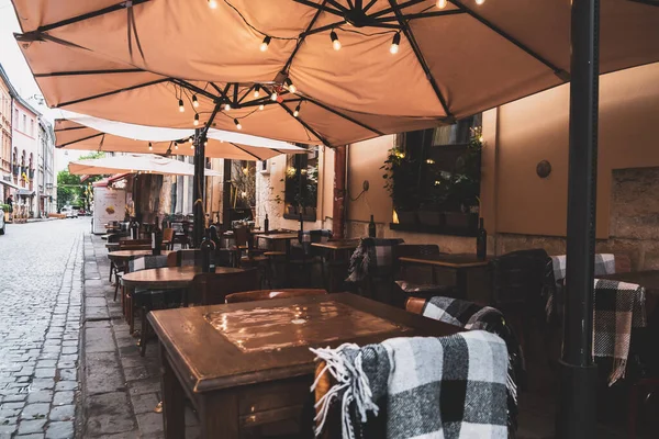 Pase Tiempo Terraza Acogedora Cafetería Interior Con Sillas Mimbre Madera — Foto de Stock