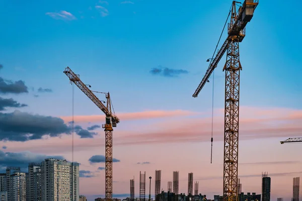 Large Construction Site Cranes Working Building Complex Sunset Sky Download — Stock Photo, Image