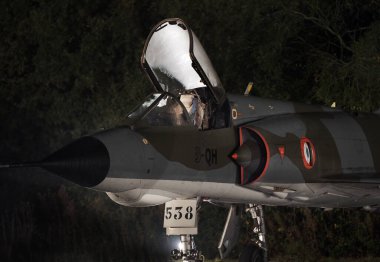 Yorkshire Hava Müzesi. York, İngiltere. Ekim 2022. Dassault Mirage III, Fransız uçak şirketi Dassault Aviation tarafından geliştirilen ve üretilen tek koltuklu, tek motorlu bir savaş uçağıdır..