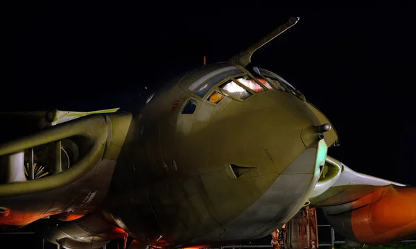 约克郡航空博物馆英国约克 2022年10月Handley Page Victor Handley Page Victor 是在冷战期间由Handley Page开发和生产的英国喷气式战略轰炸机 这是由英国皇家空军操作的第三架也是最后一架V型轰炸机 — 图库照片