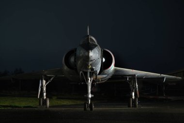 Elvington, York, İngiltere, Mart 2023. Dassault Mirage IV, Fransız süpersonik stratejik bombardıman uçağı ve derin keşif uçağıdır. Dassault Aviation tarafından geliştirilen uçak Ekim 1964 'te Fransız Hava Kuvvetleri' nde hizmete girdi..