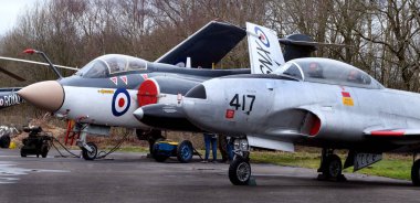 Elvington, York, İngiltere, Mart 2023. Lockheed T33 ve Blackburn korsanı.