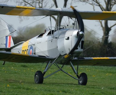 Breighton, Yorkshire, İngiltere. Mayıs 2023. Sivil hafif uçaklar özel havaalanında. Bucker Jungman