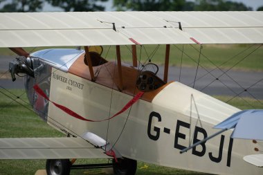 Breighton, Yorkshire, İngiltere, Haziran 2023. İngiliz kulüp sahasında hafif uçaklar. Hawker Cygnet, 1920 'lerde yaşamış bir İngiliz uçağıdır.. 