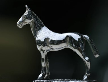 Krom kaplama araba maskotu..