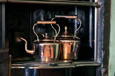 Beamish yaşayan tarih müzesi. Durham, İngiltere. Ağustos 2023. Evler ve iş yerleri 1900 'lerin başlarından..