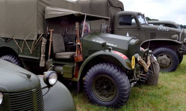 Zafer Şovu. Leicester, İngiltere, Eylül 2023. Yaşayan ikinci dünya savaşı tarihi gösterisi ve hava gösterisi. ww2 kamyon ve kamyon kuyruğu.