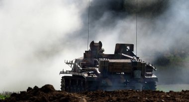 Zafer Şovu. Leicester, İngiltere, Eylül 2023. Yaşayan ikinci dünya savaşı tarihi gösterisi ve hava gösterisi. Sturmgeschtz III, Almanya 'nın II..