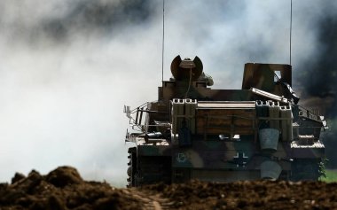 Zafer Şovu. Leicester, İngiltere, Eylül 2023. Yaşayan ikinci dünya savaşı tarihi gösterisi ve hava gösterisi. Sturmgeschtz III, Almanya 'nın II..