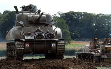 Zafer Şovu. Leicester, İngiltere, Eylül 2023. Yaşayan ikinci dünya savaşı tarihi gösterisi ve hava gösterisi. M4 Sherman, resmi adıyla Medium Tank, M4, ABD ve Batılı Müttefikler tarafından II.