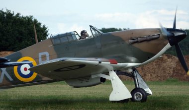 Zafer Şovu. Leicester, İngiltere, Eylül. Yaşayan ikinci dünya savaşı tarihi gösterisi ve hava gösterisi. Hawker Hurricane, 1930 'larda tasarlanmış ve ağırlıklı olarak Hawker Aircraft Ltd.. 