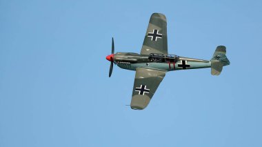 Zafer Şovu. Leicester, İngiltere, Eylül. Yaşayan ikinci dünya savaşı tarihi gösterisi ve hava gösterisi. Hispano Aviacin HA-1109 ve HA-1112, Messerschmitt Bf 109 G-2 'nin lisanslı versiyonlarıdır..