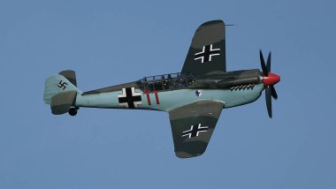 Zafer Şovu. Leicester, İngiltere, Eylül. Yaşayan ikinci dünya savaşı tarihi gösterisi ve hava gösterisi. Hispano Aviacin HA-1109 ve HA-1112, Messerschmitt Bf 109 G-2 'nin lisanslı versiyonlarıdır..