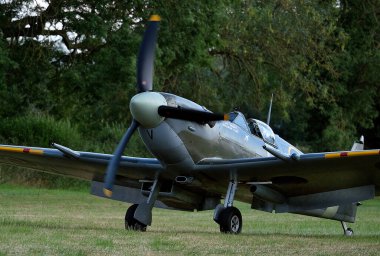 Zafer Şovu. Leicester, İngiltere, Eylül. Yaşayan ikinci dünya savaşı tarihi gösterisi ve hava gösterisi. Supermarine Spitfire, Kraliyet Hava Kuvvetleri ve diğer müttefik ülkeler tarafından II..