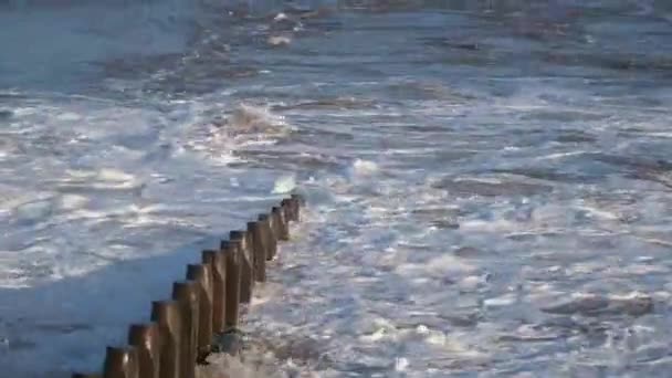 Drsné Moře Hornsea Východním Yorkshiru Příliv Silný Vítr Vytvářející Nebezpečné — Stock video