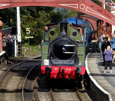 Kuzey Yorkshire Mors demiryolu, Goathland, Yorksahire, İngiltere, Ekim 2023. Buharlı lokomotif festivali galası hafta sonu.