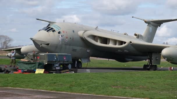 ヨークシャー航空博物館 エルヴィントン イギリス 2024年3月 エンジンが走る ハンドリー ペイジ ビクター Handley Page — ストック動画