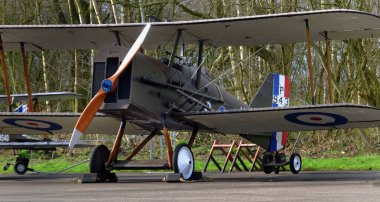 Yorkshire Hava Müzesi, Elvington, York, Yorkshire, İngiltere. Mart 2024. Royal Aircraft Factory S.E.5, İngiliz çift kanatlı savaş uçağı. Vickers ve Lewis makineli tüfekler.