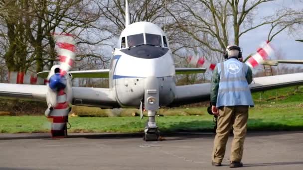 엘빙턴 요크셔 2024년 엔진이 작동합니다 Havilland 104 Dove는 Havilland에서 영국의 — 비디오
