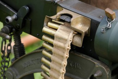 Vickers makineli tüfeği (İngilizce: Vickers machine gun veya Vickers gun veya Vickers gun), Vickers Limited tarafından üretilen bir makineli tüfektir. Kumaş seertridge kemer yemi. İki dünya savaşı.