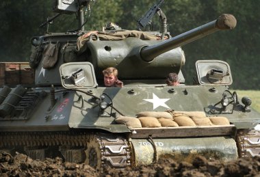 Zafer Şovu, Leicester, İngiltere. Ağustos 2024. M18 Hellcat (resmi adıyla 76 mm Gun Motor Carriage M18 veya M18 GMC), 2..