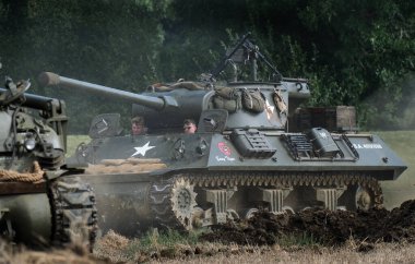 Zafer Şovu, Leicester, İngiltere. Ağustos 2024. M18 Hellcat (resmi adıyla 76 mm Gun Motor Carriage M18 veya M18 GMC), 2..