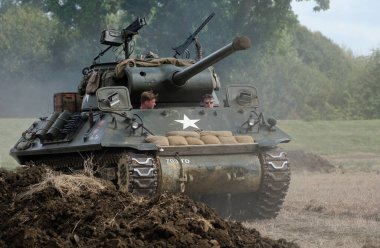 Zafer Şovu, Leicester, İngiltere. Ağustos 2024. M18 Hellcat (resmi adıyla 76 mm Gun Motor Carriage M18 veya M18 GMC), 2..