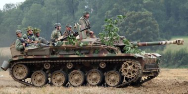 Zafer Şovu, Leicester, İngiltere. Ağustos 2024. Sturmgeschtz III, Almanya 'nın II. En çok üretilen zırhlı savaş aracı ve ikinci en çok üretilen Alman zırhlı savaş aracıydı.. 