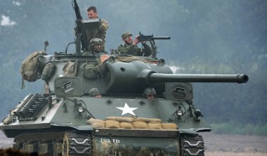 Zafer Şovu, Leicester, İngiltere. Ağustos 2024. M18 Hellcat (resmi adıyla 76 mm Gun Motor Carriage M18 veya M18 GMC), 2..