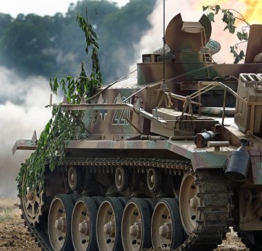 Zafer Şovu, Leicester, İngiltere. Ağustos 2024. Sturmgeschtz III, Almanya 'nın II. En çok üretilen zırhlı savaş aracı ve ikinci en çok üretilen Alman zırhlı savaş aracıydı.. 