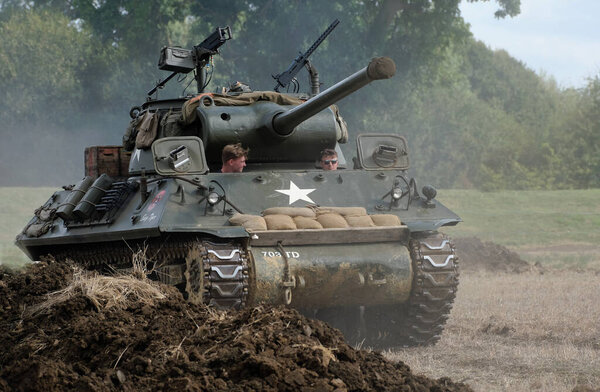 Шоу Победы, Лестер, Великобритания. Август 2024 года. M18 Hellcat (официально обозначенный как 76-мм пушечный моторный вагон M18 или M18 GMC) - танковый эсминец, используемый Армией США во время Второй мировой войны и Корейской войны..