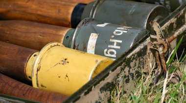 Stielhandgranate, Almanya 'da çubuk el bombası anlamına gelen bir terimdir ve genellikle I. Dünya Savaşı ve IIera Almanyası' nın önde gelen bir dizi el bombasından bahseder. 