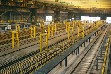 Çelik fabrikası çalışıyor.. 