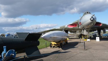 Newark Hava Müzesi, Newark, İngiltere. Mart 2025. Avro Vulcan (daha sonra Hawker Siddeley Vulcan), 1956-1984 yılları arasında Kraliyet Hava Kuvvetleri (RAF) tarafından işletilen jet motorlu, kuyruksuz, delta kanatlı, stratejik bombardıman uçağı..