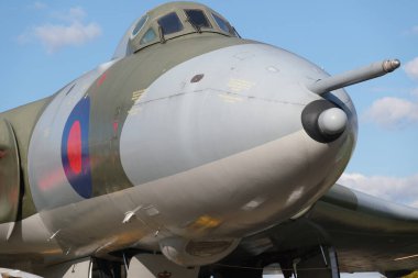 Newark Hava Müzesi, Newark, İngiltere. Mart 2025. Avro Vulcan (daha sonra Hawker Siddeley Vulcan), 1956-1984 yılları arasında Kraliyet Hava Kuvvetleri (RAF) tarafından işletilen jet motorlu, kuyruksuz, delta kanatlı, stratejik bombardıman uçağı..